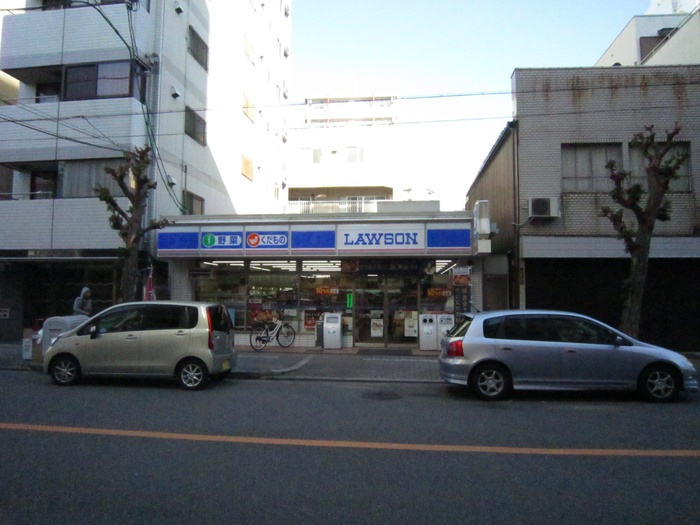 コンビニ　コンビニ（コンビニ）まで140m