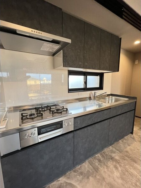 キッチン　初期費用分割可★ご希望の場所まで無料送迎サービス付♪