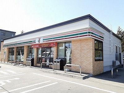 コンビニ　セブンイレブン東8条南12丁目（コンビニ）まで300m