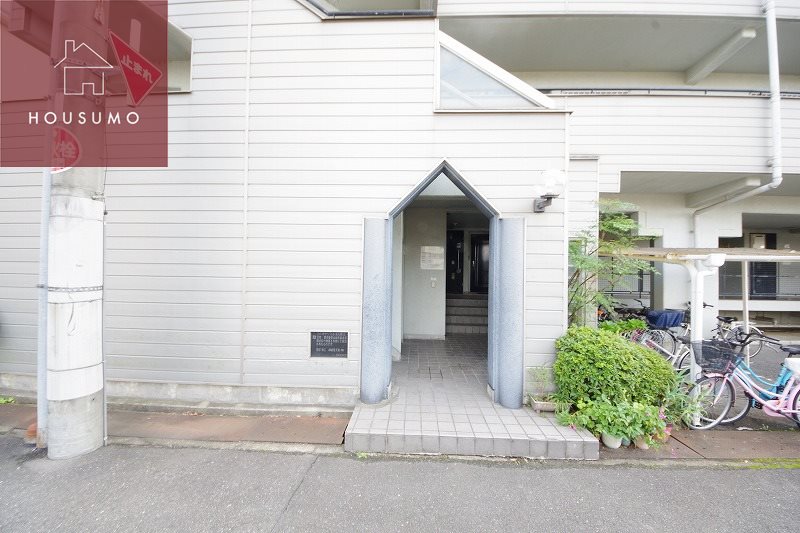 エントランス　ゆとりのあるエントランスです