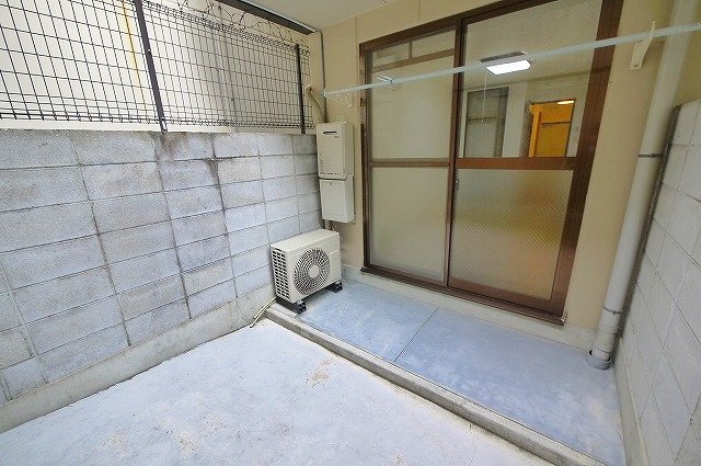 バルコニー　洗濯物をしっかり干せますね。