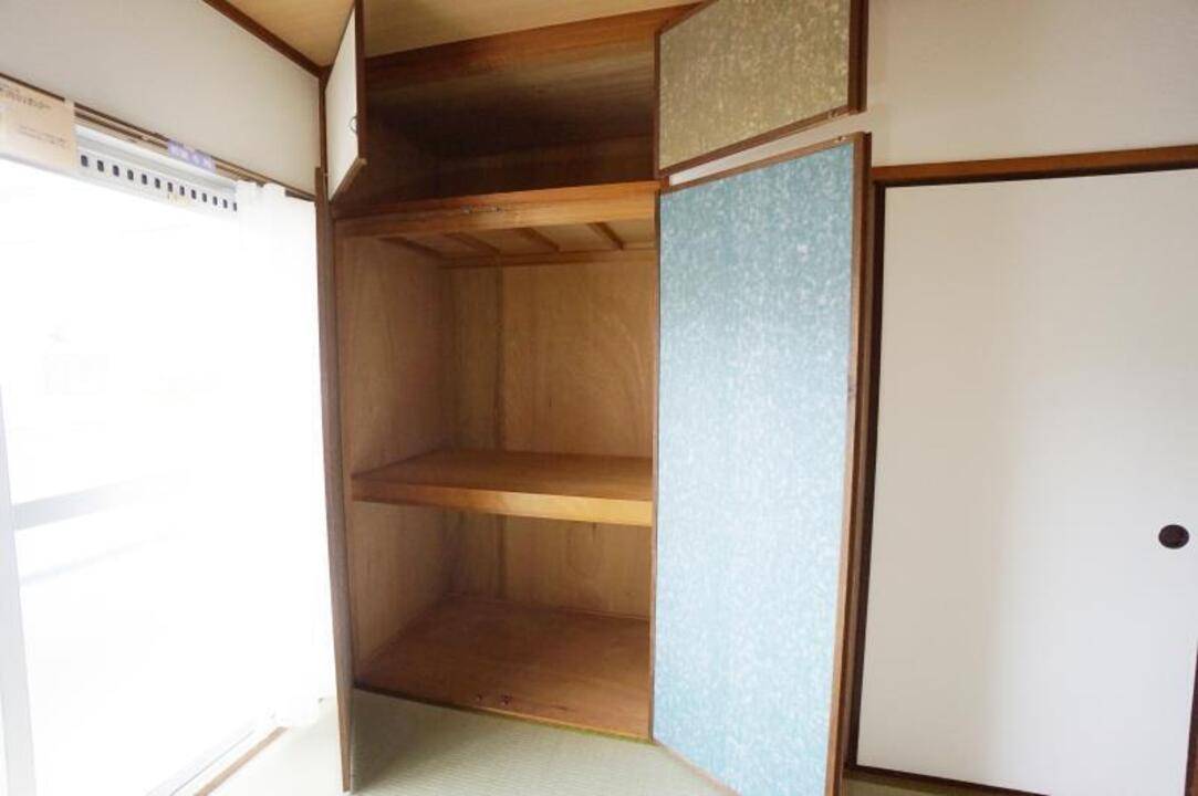 収納　押入れ
