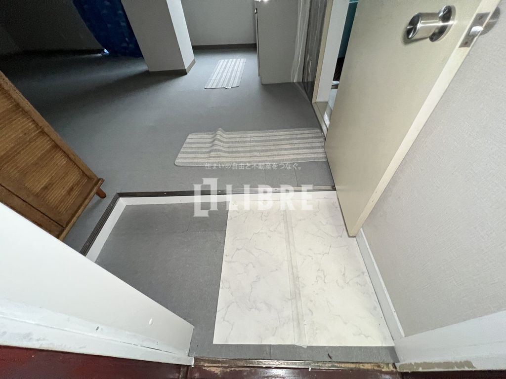 玄関　バルコニー