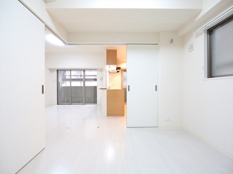 その他　ＬＤＫ13.6帖　洋室6帖　つなげても仕切っても使えます