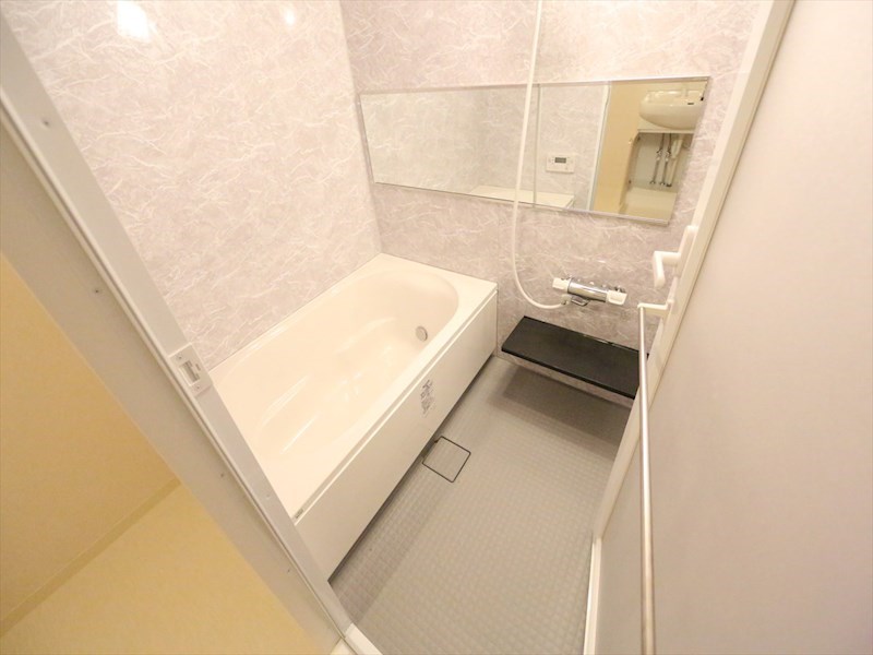 バス・シャワールーム　浴室暖房乾燥機付　高温差湯式機能付バスルーム