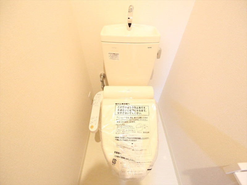 トイレ　温水洗浄暖房便座付トイレ