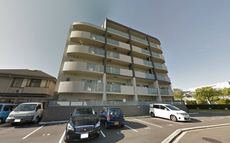 建物外観　外観　オートロック　防犯カメラ　宅配ＢＯＸ　外壁タイル張り