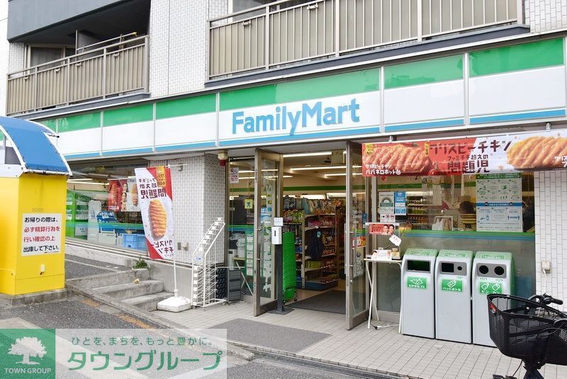 コンビニ　ファミリーマート牛込柳町駅前店（コンビニ）まで510m