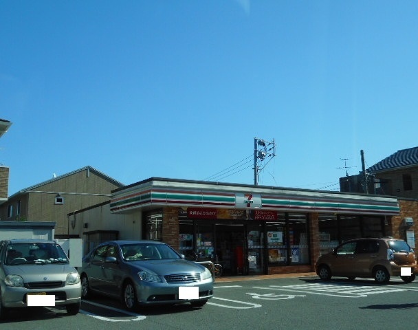 コンビニ　セブンイレブン総合体育館前店（コンビニ）まで700m