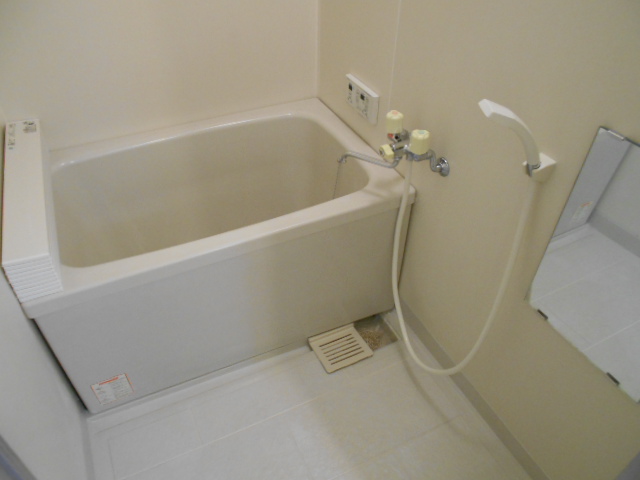 バス・シャワールーム　追焚機能付浴槽完備