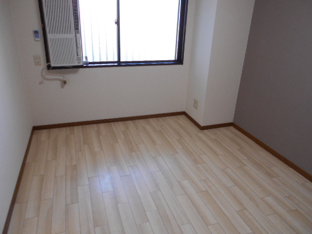 その他部屋・スペース　北側寝室（洋室６．０畳）・２台目のウインドエアコン完備