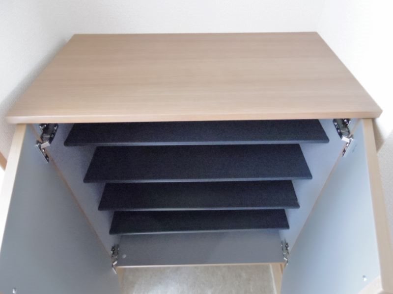 玄関　※入居中につきイメージ。現況優先