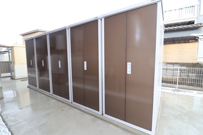 その他設備　タイヤなどしまえるトランクルームもございます♪