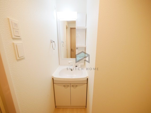 洗面設備　使いやすい独立洗面台です