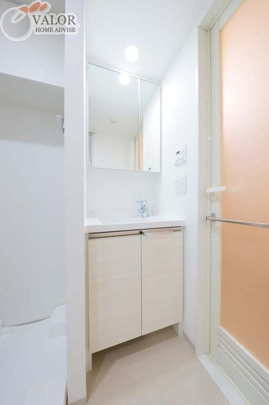 洗面設備　収納