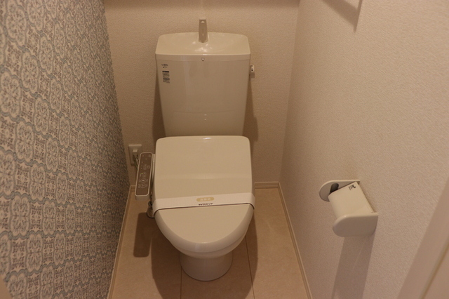 トイレ　温水洗浄暖房便座