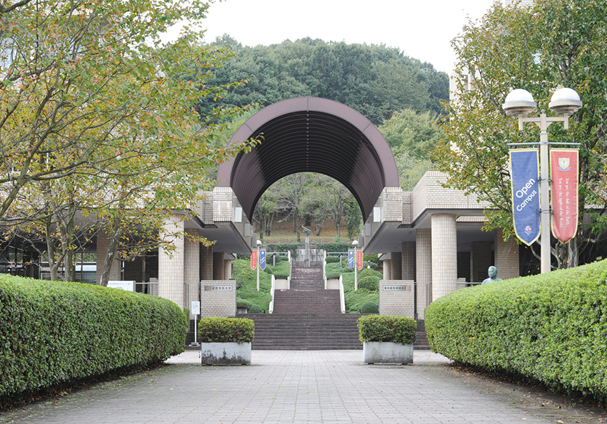 大学・短大　東京家政学院大学（大学・短大）まで1999m