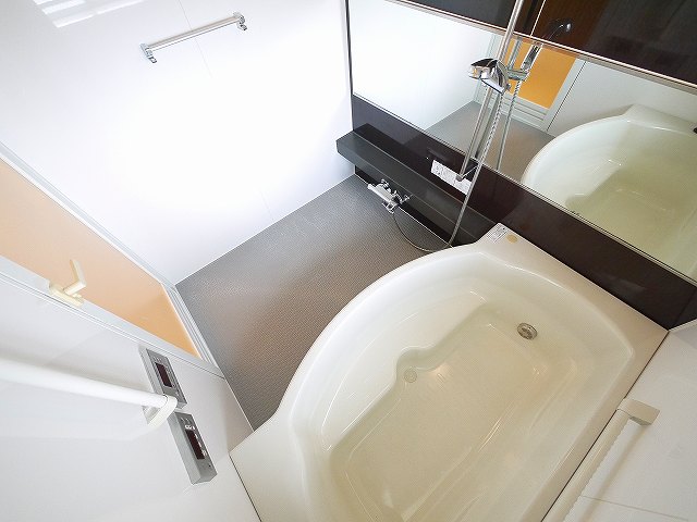 バス・シャワールーム　お風呂です