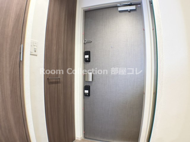 玄関　※同物件他部屋写真 反転、色違いの場合有 現況優先