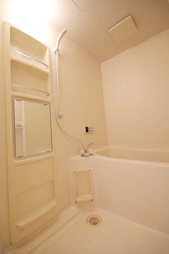 バス・シャワールーム　バス／シャワー