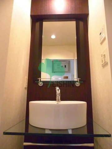 洗面設備　シンプルで使いやすい洗面台です！