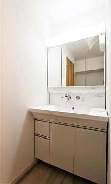 洗面設備　お出かけ前の身支度はこちらでバッチリ