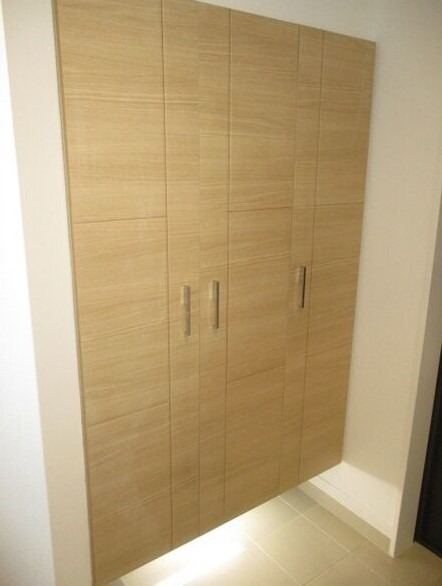 その他　スニーカーからブーツまでたくさんの靴が収納できます