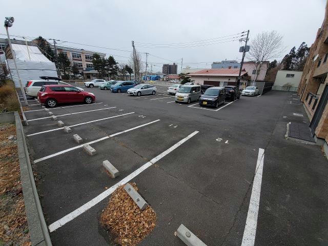 駐車場　駐車場