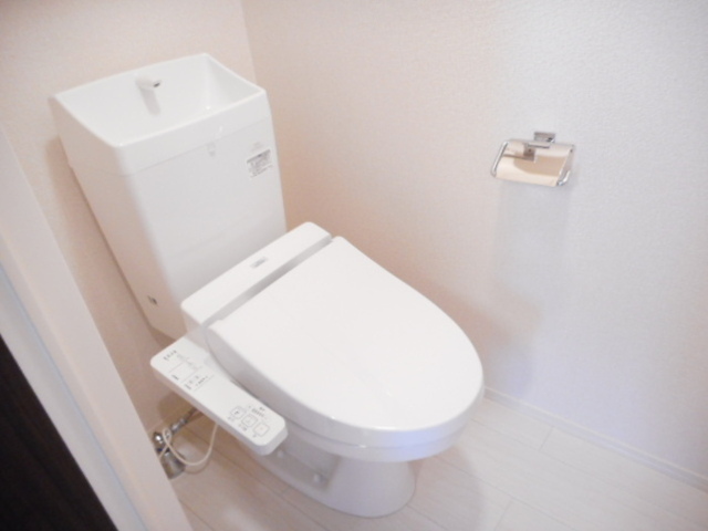 トイレ　温水洗浄暖房便座