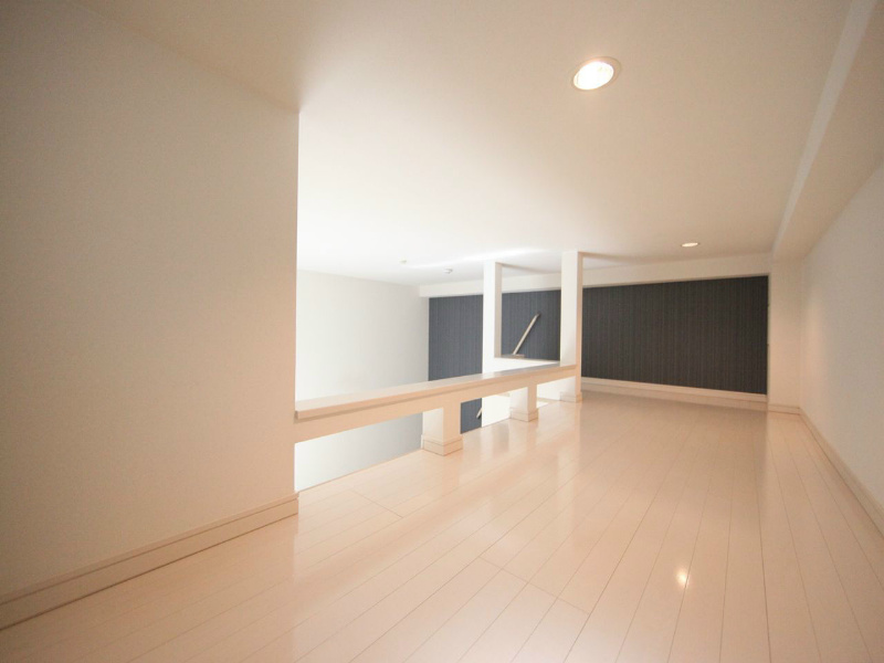 その他設備　上階ロフト5.7帖　洋室6.7帖　エアコン