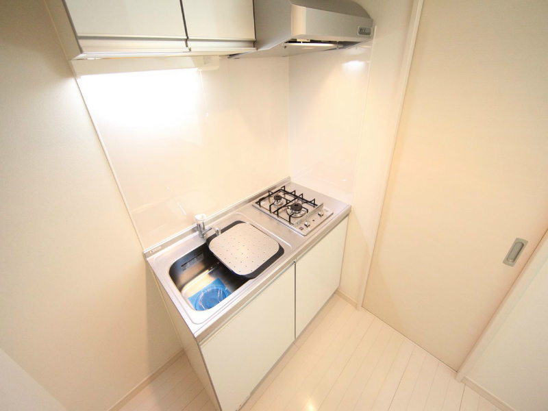 キッチン　システムキッチン（ガス2口）冷蔵庫・レンジ等ご用意できます