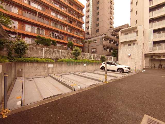 駐車場　リライフ下北沢店