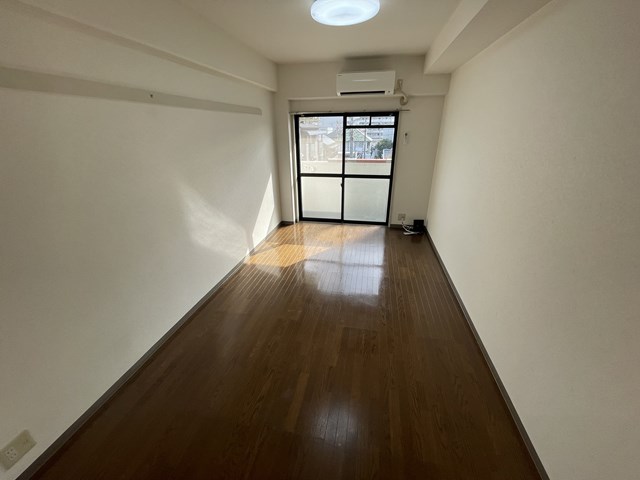 居室・リビング　エアコン付きで初期費用を抑えられます♪