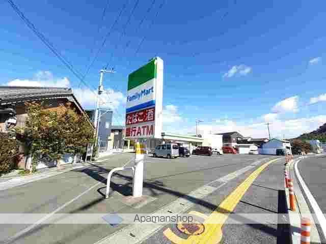 コンビニ　ファミリーマート　高知介良通店（コンビニ）まで1800m