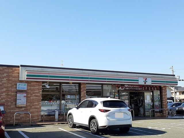 コンビニ　セブンイレブンセイラタウン店（コンビニ）まで130m