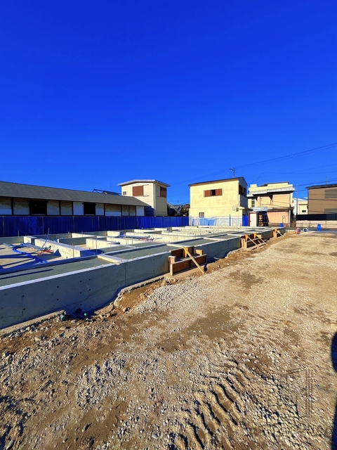 駐車場　外観（建設中）