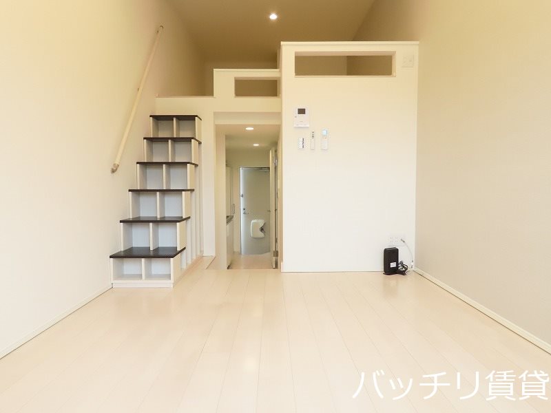 居室・リビング　同型タイプの為、現状を優先致します。