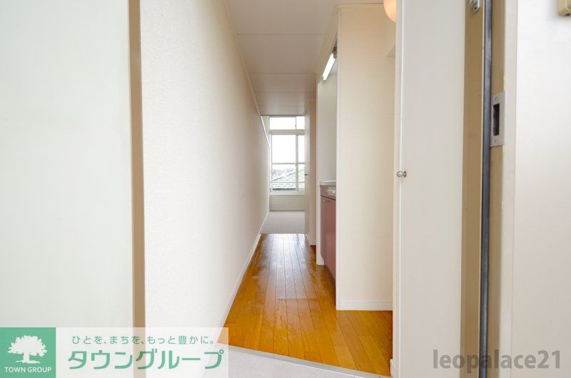 玄関　仕様・設備は原状と異なる場合有。現状優先