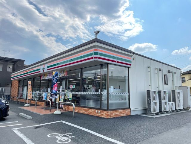 コンビニ　セブンイレブン（コンビニ）まで500m