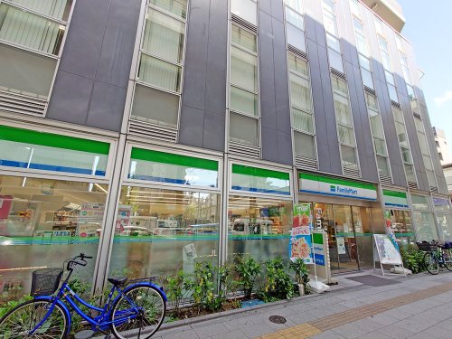 コンビニ　ファミリーマート 板橋本町駅北店（コンビニ）まで10m