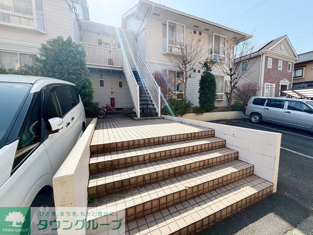 エントランス　駐車場