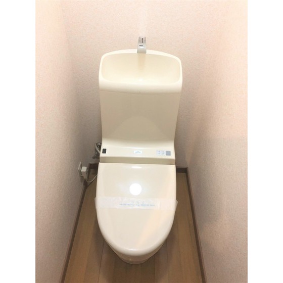 トイレ　ウォシュレット付き