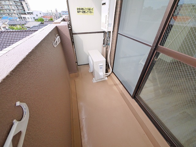 バルコニー　外からの目が気にならないバルコニーで洗濯物が干せます