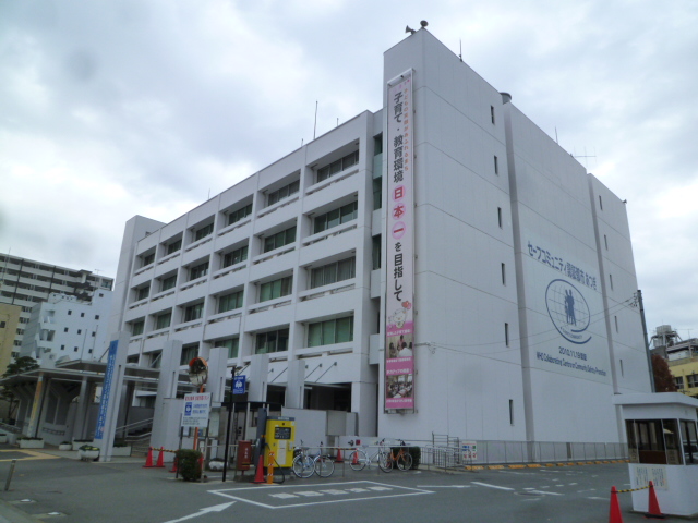 役所　厚木市役所 教育委員会 社会教育部 中央図書館（役所）まで579m