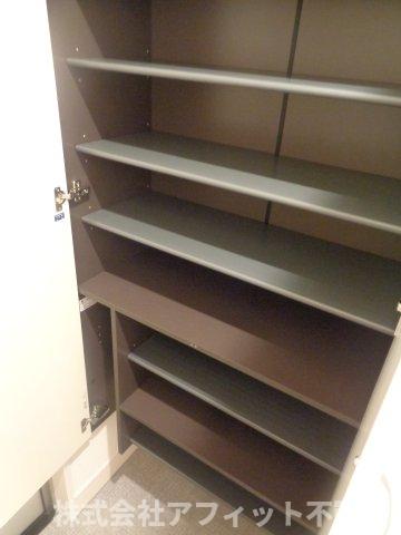 玄関　シューズボックス付き