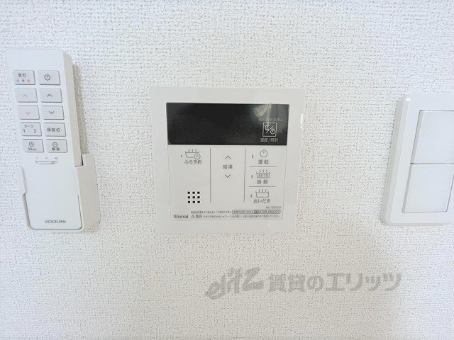 その他設備　給湯器リモコン