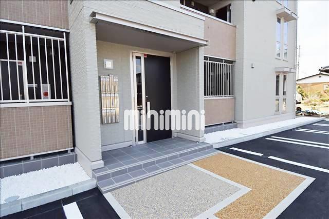 エントランス　オートロック対応のエントランス。