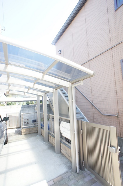 その他共有部分　雨の日でも安心して止められる屋根付の駐輪場です☆