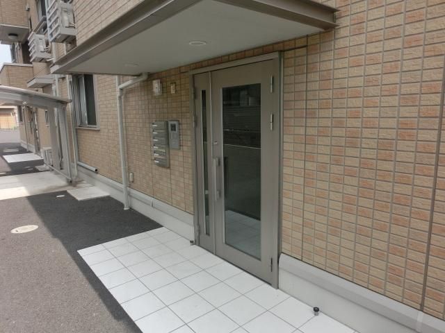 エントランス　オートロック付のエントランスです