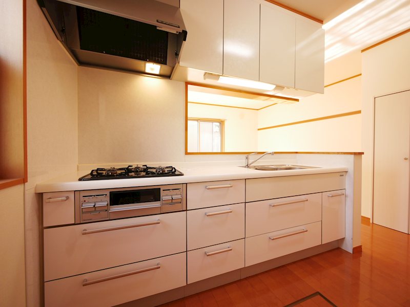 キッチン　システムキッチン（3口ガスコンロ）